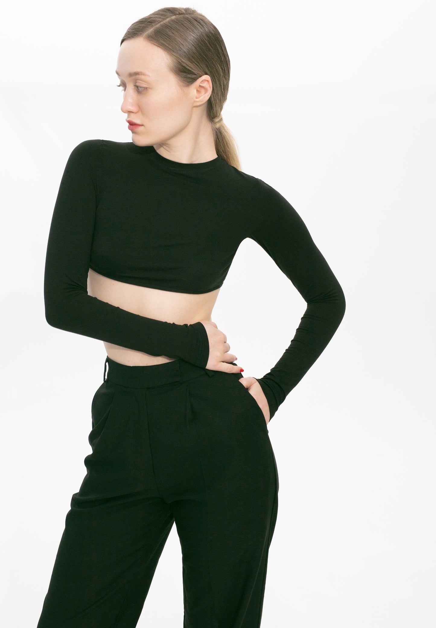 LONG SLEEVE TOP WITH AN OPEN BACK